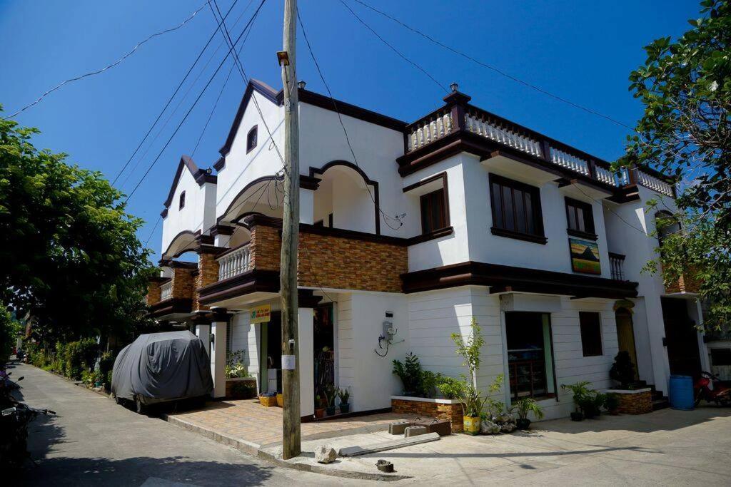 Florabells Iraya Guest House - Batanes Basco Εξωτερικό φωτογραφία