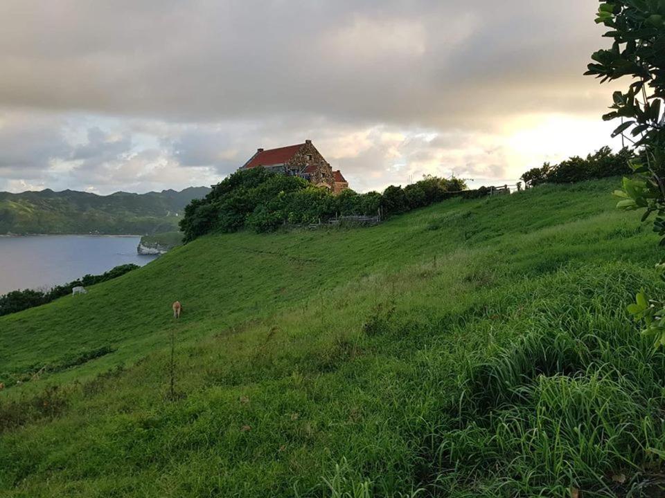 Florabells Iraya Guest House - Batanes Basco Εξωτερικό φωτογραφία