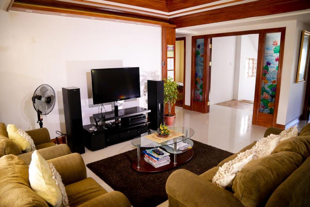 Florabells Iraya Guest House - Batanes Basco Εξωτερικό φωτογραφία